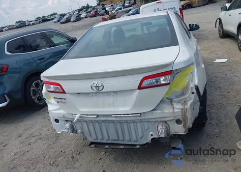 2014 Toyota Camry Se z USA, uszkodzony, nr VIN 4T1BF1FK2EU467213